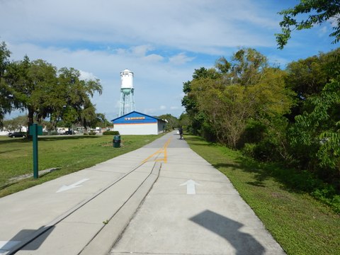 Cross Seminole Trail, FL